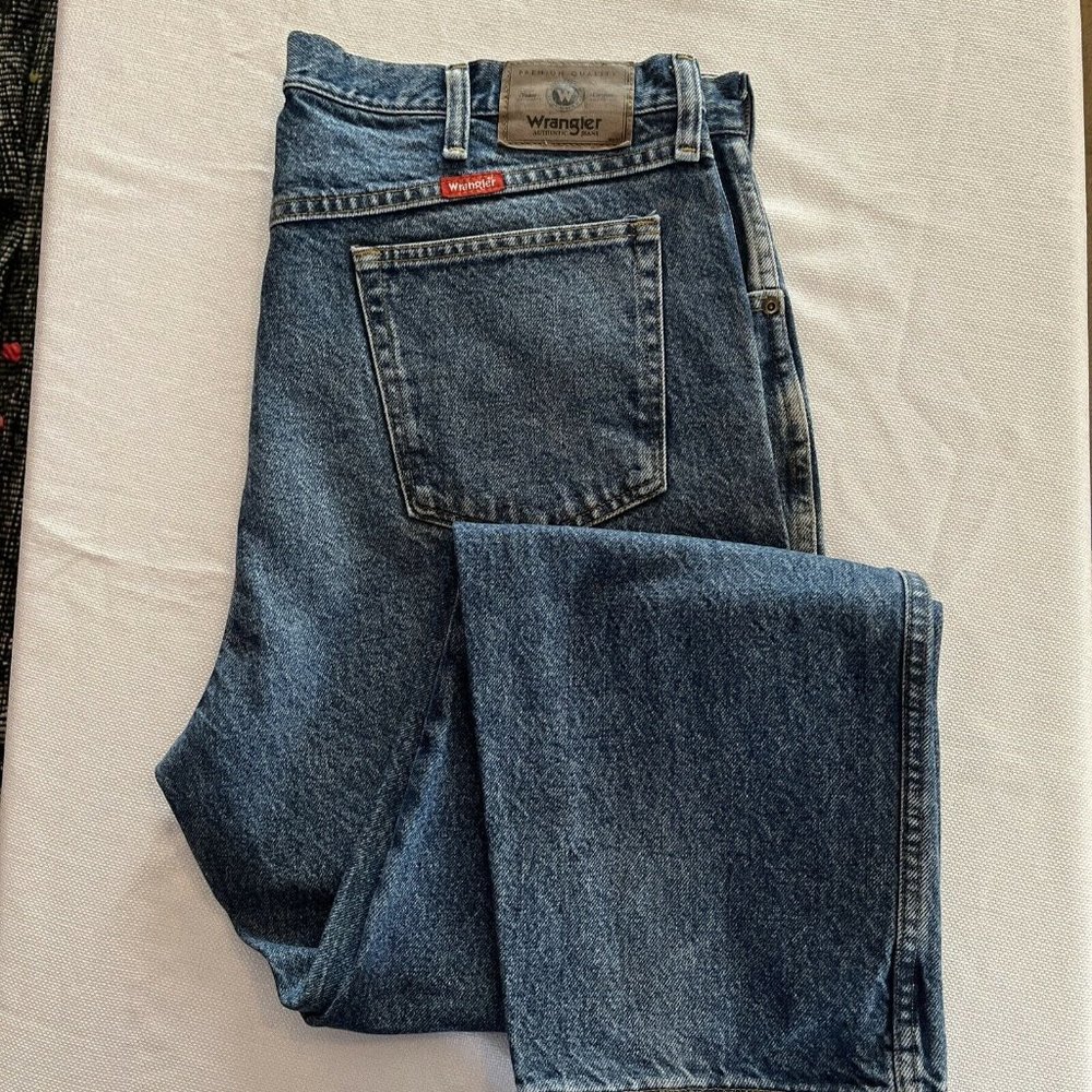 Wrangler, Five Star Premium Denim Regular Fit, Men’s Denim Blue Jeans, Sz 40x30
